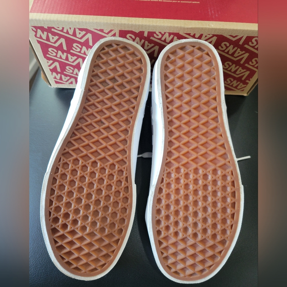 Vans Seldan White and Lavender Checkered Sneakers - Picture 2 of 7